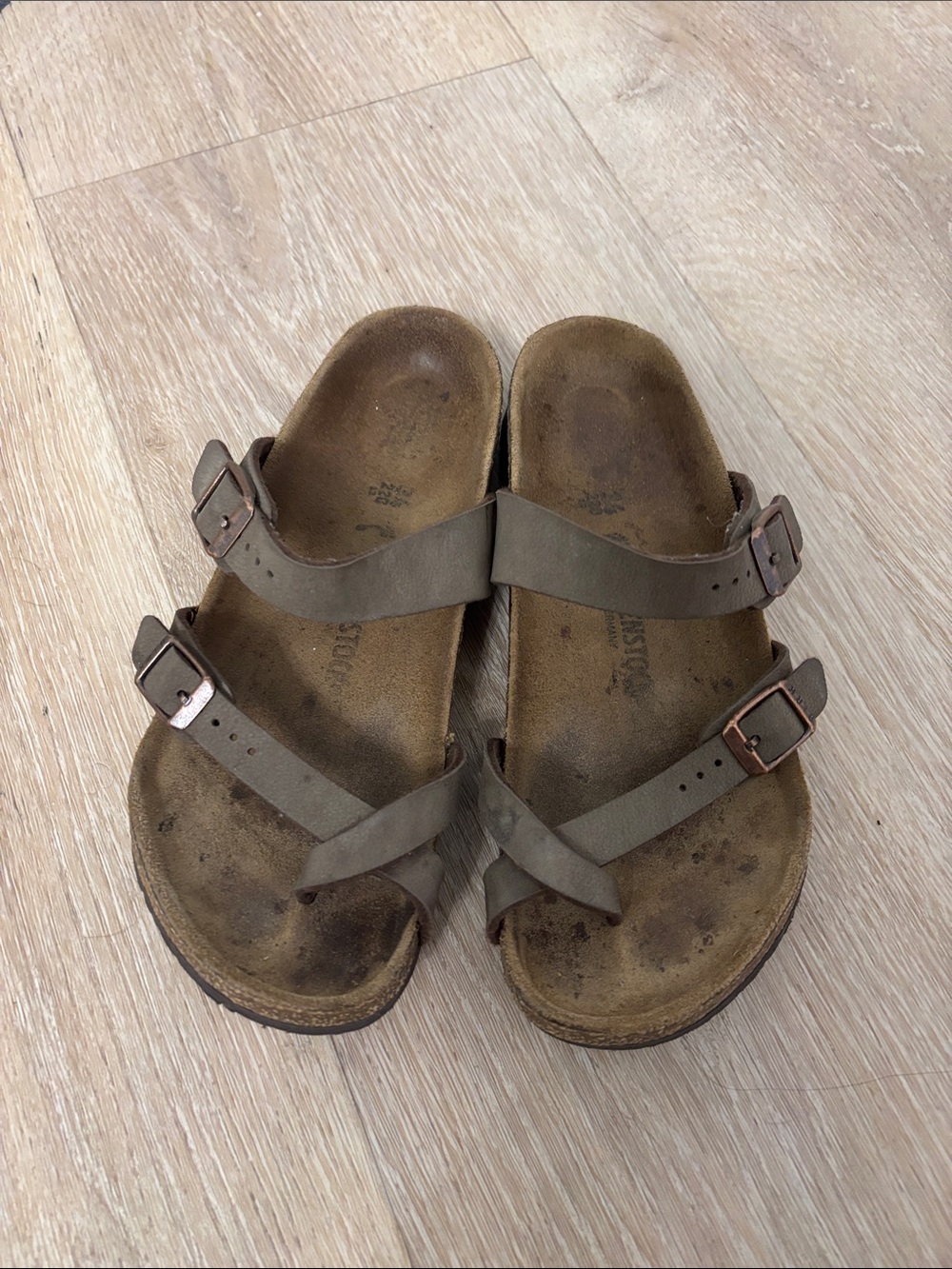 Birkenstock Kids Brown Double Strap Sandals with Toe Loop - Picture 10 of 10